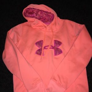 Umderarmour hoodie BARELY WORN